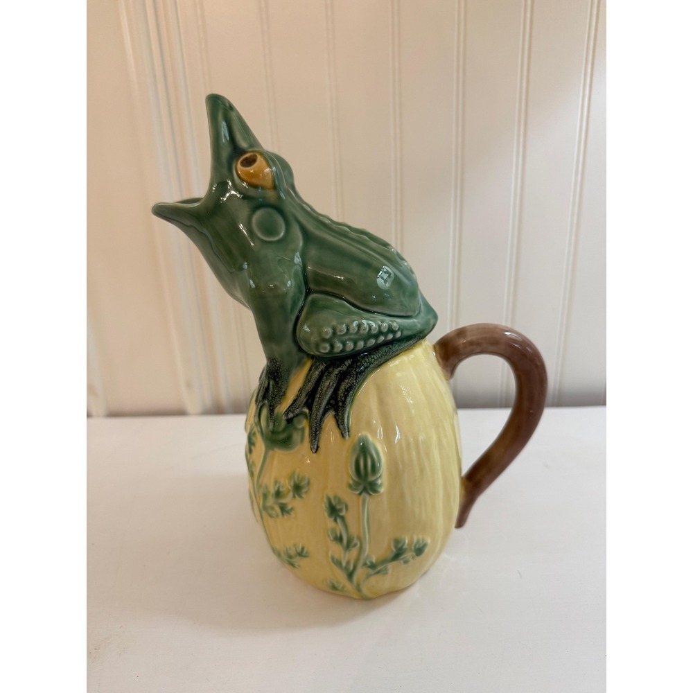 Bordallo Pinheiro Est. 1884 Frog Pitcher Majolica Made in Portugal - NEW